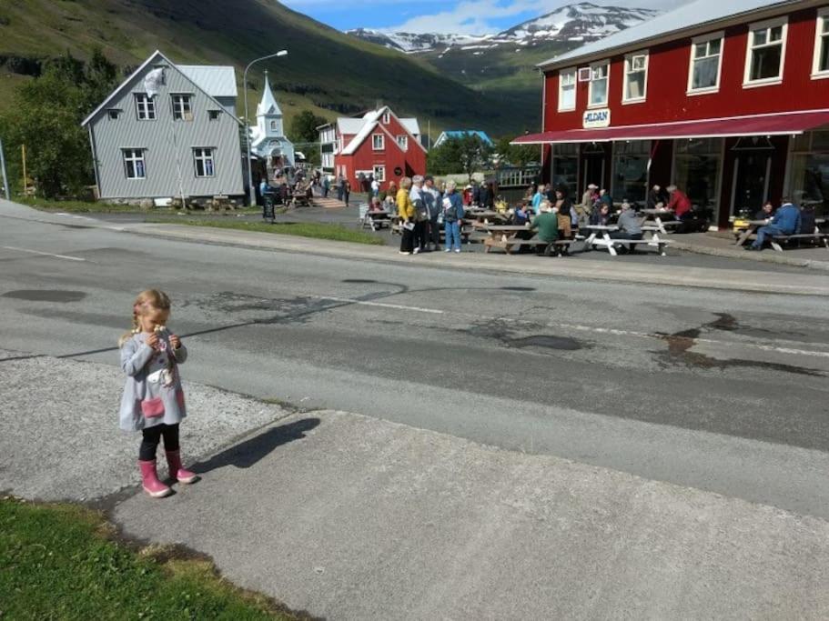 Apartament Nylenda Seyðisfjörður Zewnętrze zdjęcie
